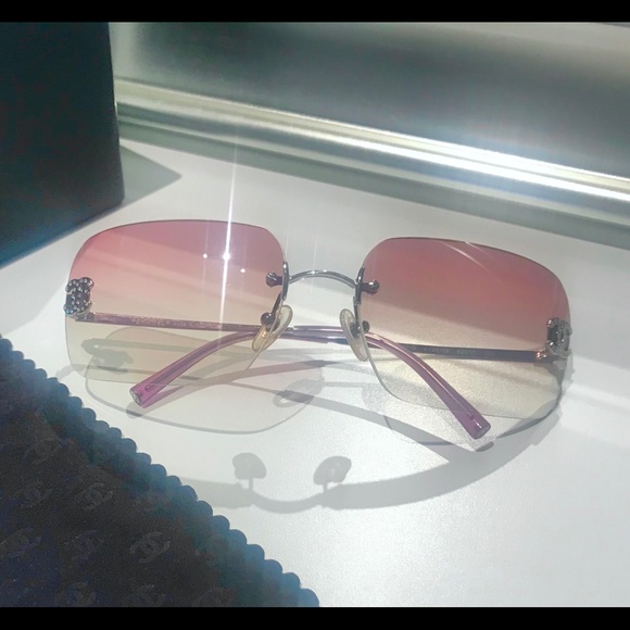 Like New💓 Chanel Sunglasses! Authentic ! - Picture 2 of 13